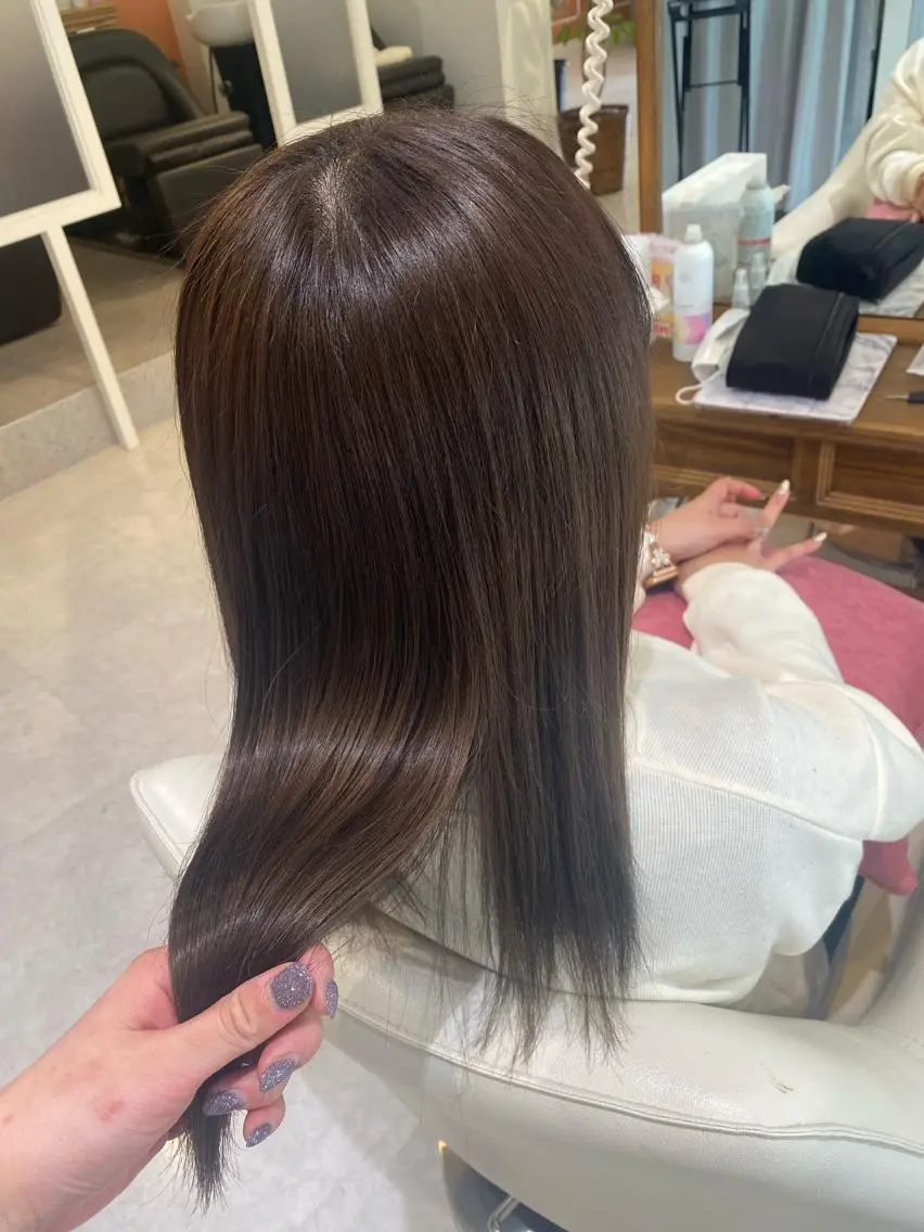 セミロング カラー ヘアカラー 梛木 唯のヘアスタイル