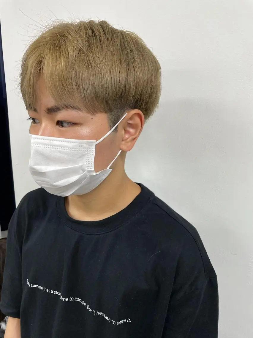 ショート カラー パーマ ヘアアレンジ メンズ キッズ ネイル マツエク・マツパ メンズ韓国風 韓国マッシュ マッシュ 刈り上げ ベージュカラー スパイキー/フェザー /波巻き/かいとのヘアスタイル