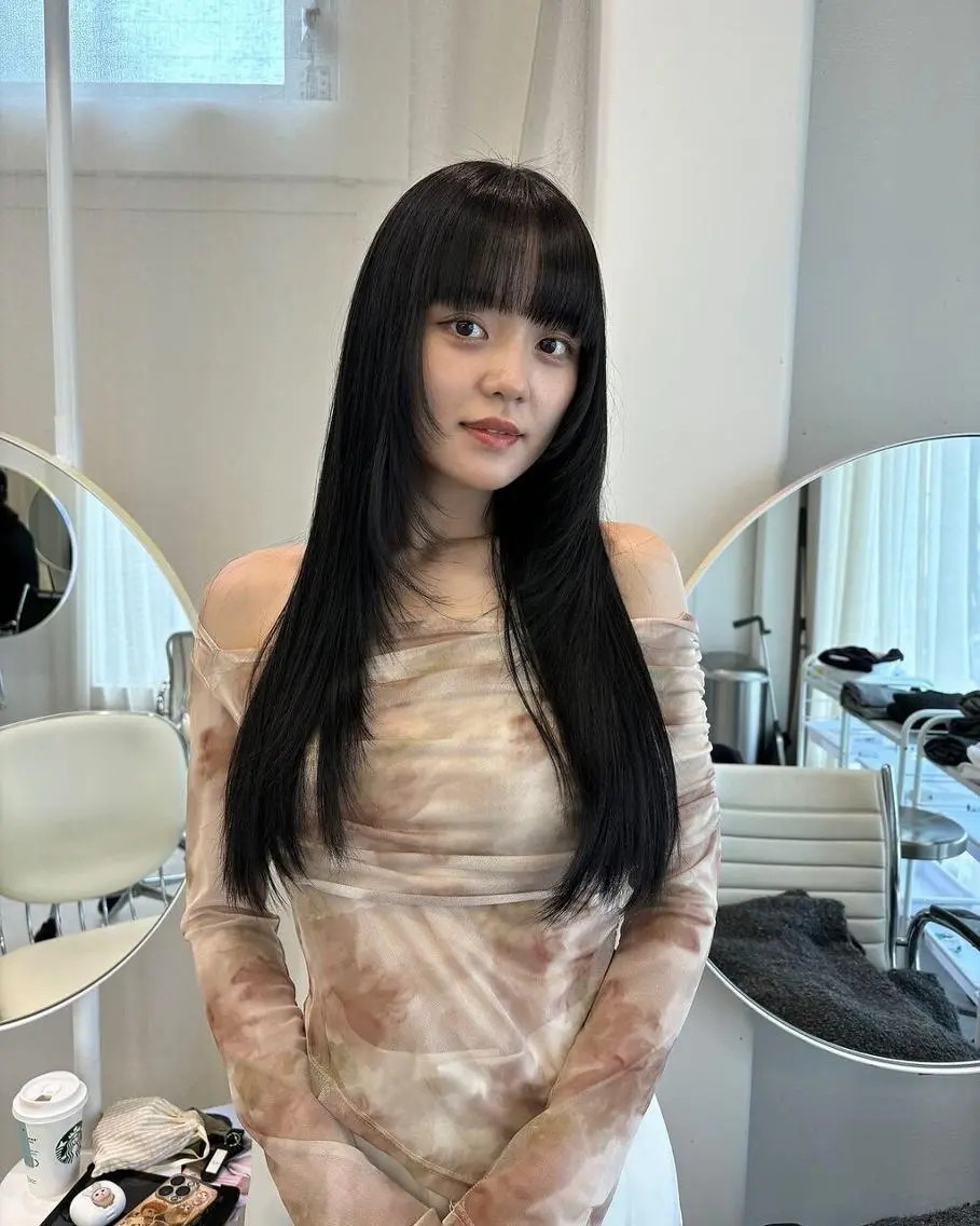 ロング 髪質改善*韓国レイヤ ーカット🫧🪽衣愛のヘアスタイル