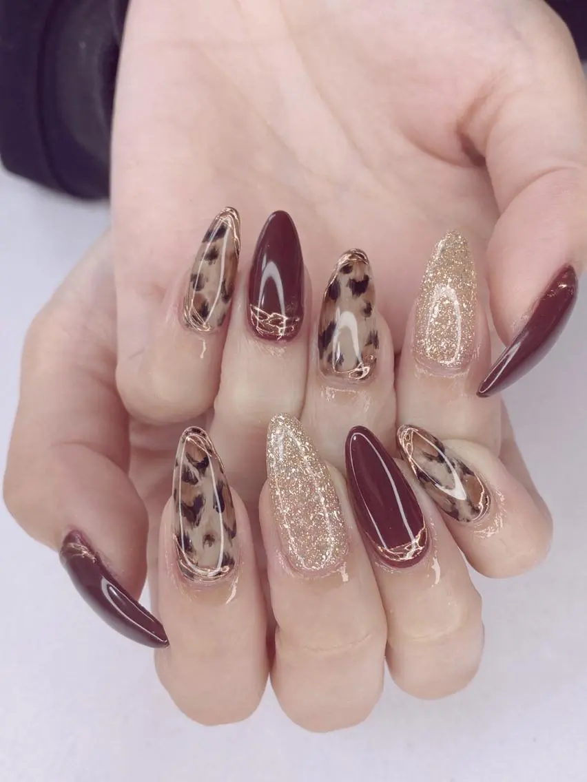ネイル アニマル柄 アートネイル フレンチネイル グラデーション キラキラネイル Ｎail Ｓalon ertiのネイルデザイン