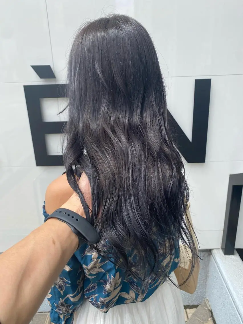 セミロング カラー パーマ ヘアアレンジ メンズ キッズ ネイル マツエク・マツパ メンズブリーチ メンズハイトーン 学生（メンズ向け） ブリーチ グレージュ 韓国🇰🇷レイヤー カットオリーブカラーのヘアスタイル