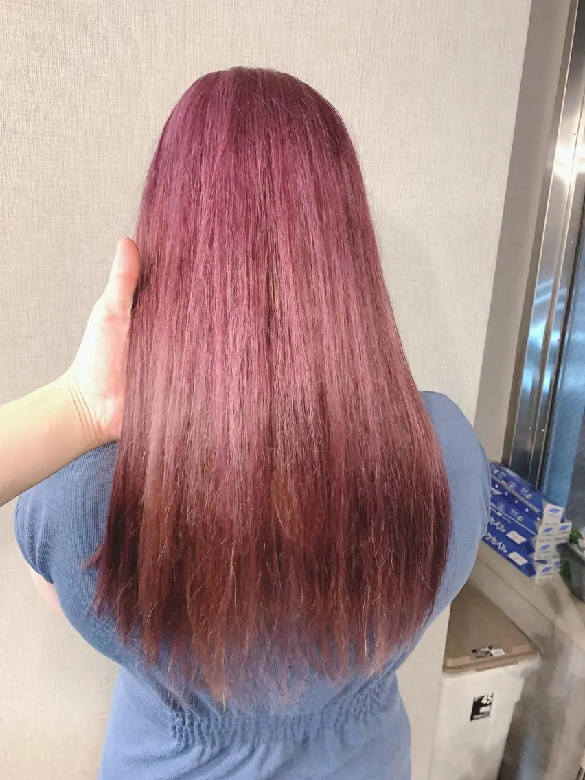 ロング アッシュ ハイライト ヘアカラー トリートメント Selene hair OSAKAのヘアスタイル