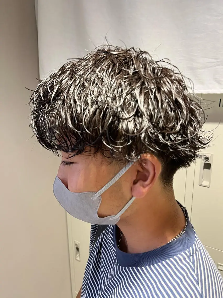 ミディアム パーマ メンズ 横浜駅メンズパーマ師 🌀岩﨑弘成🌀のヘアスタイル