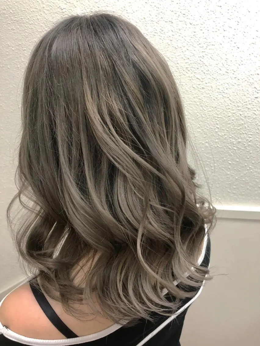 ロング カラー 透明感カラー グレージュ カット ヘアカラー トリートメント 髪質改善/美髪矯 正ヤマモトハルキのヘアスタイル