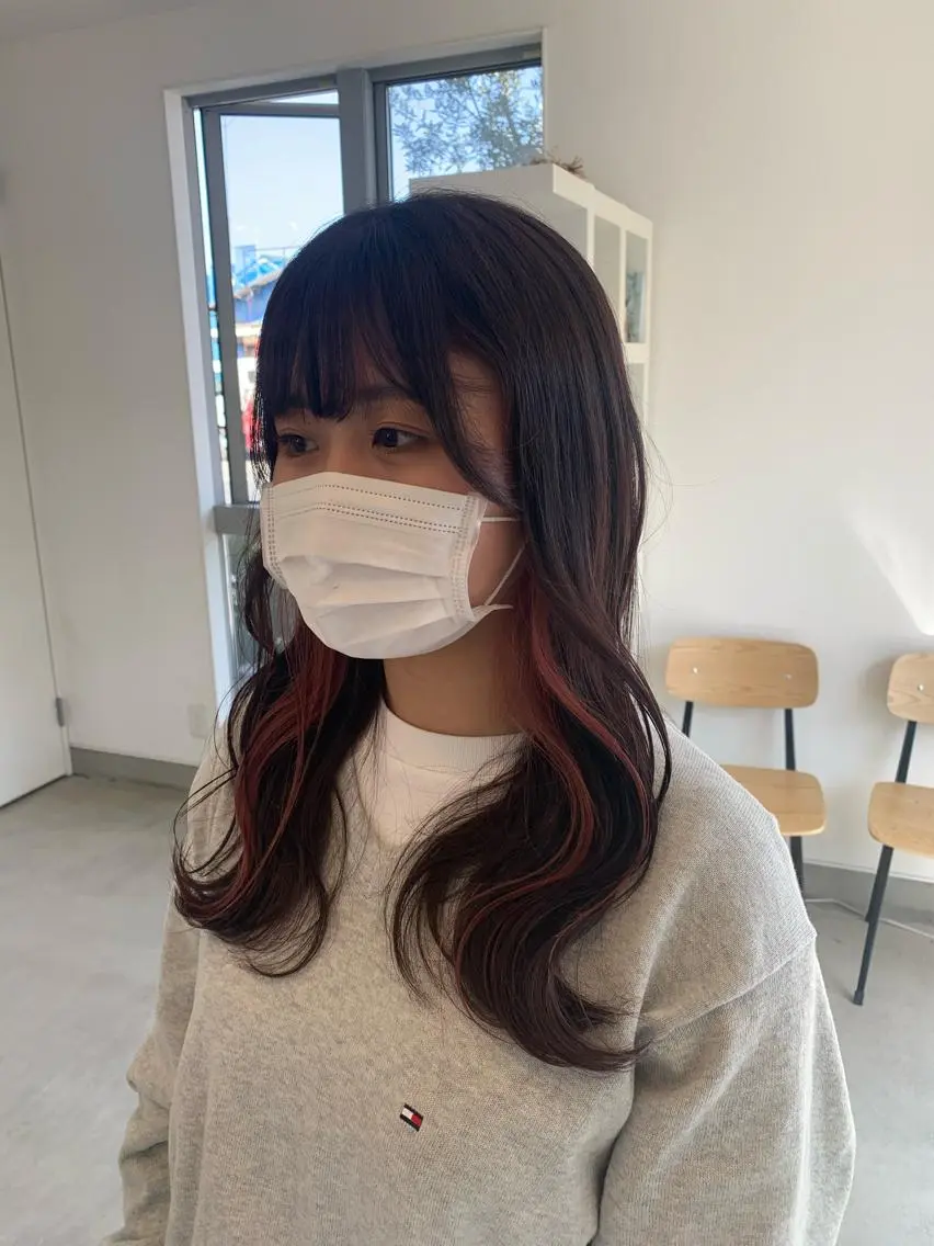 カラー 長山 茉白のヘアスタイル