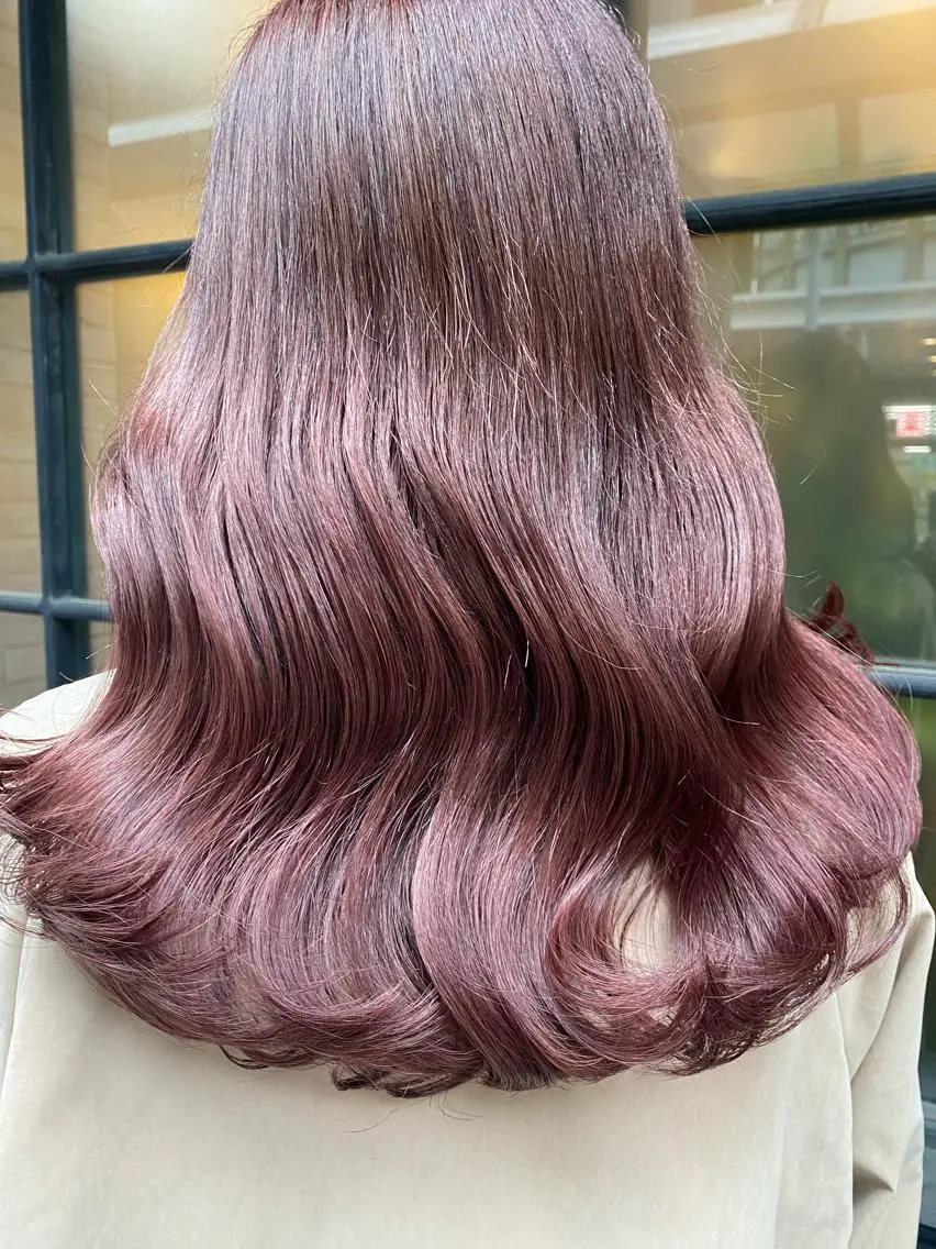 カラー ルビー ブリーチカラー⸜♡⸝ クルミ🐍のヘアスタイル