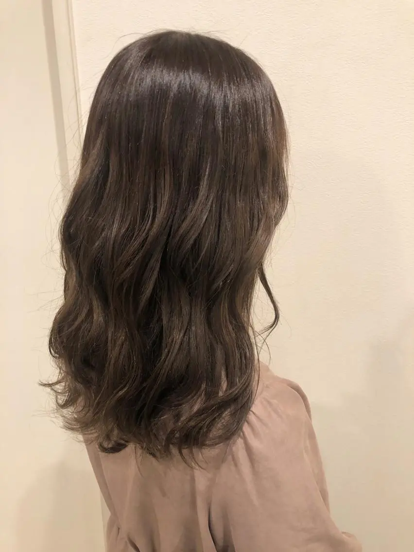 セミロング カラー カット ヘアカラー 🦩レイヤー|透明感 カラー🦩makoのヘアスタイル