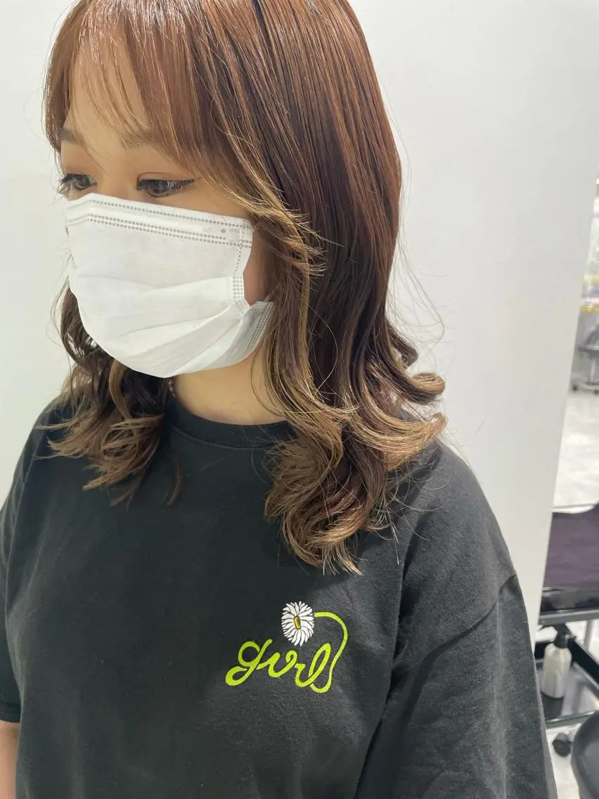 セミロング カラー パーマ ヘアアレンジ メンズ キッズ ネイル マツエク・マツパ 顔周りカット 天使の羽バング・フェザーバング スパイキー/フェザー /波巻き/かいとのヘアスタイル