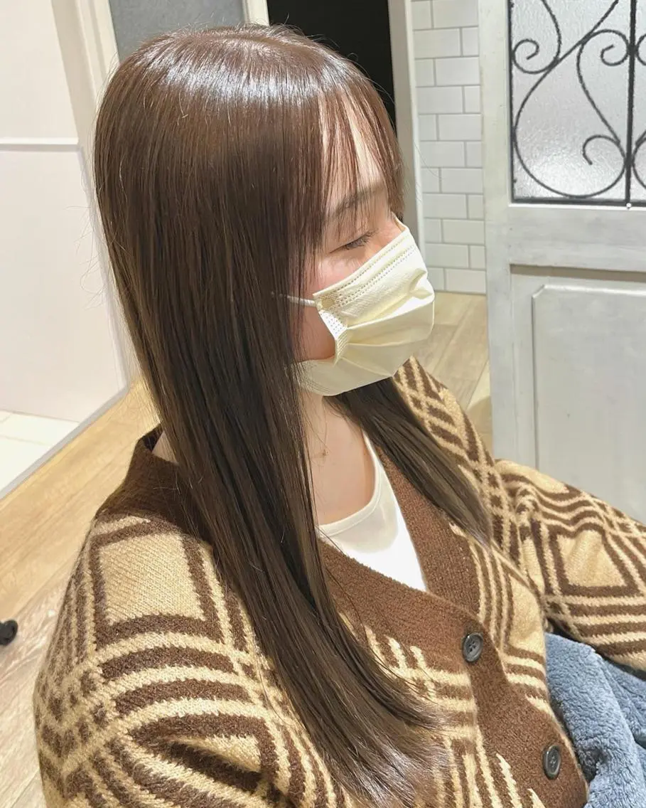 ミディアム カラー パーマ ヘアアレンジ メンズ キッズ ネイル マツエク・マツパ アッシュ ベージュカラー ストレートパーマ 🫧垢抜けヘア🫧 SHIORIのヘアスタイル