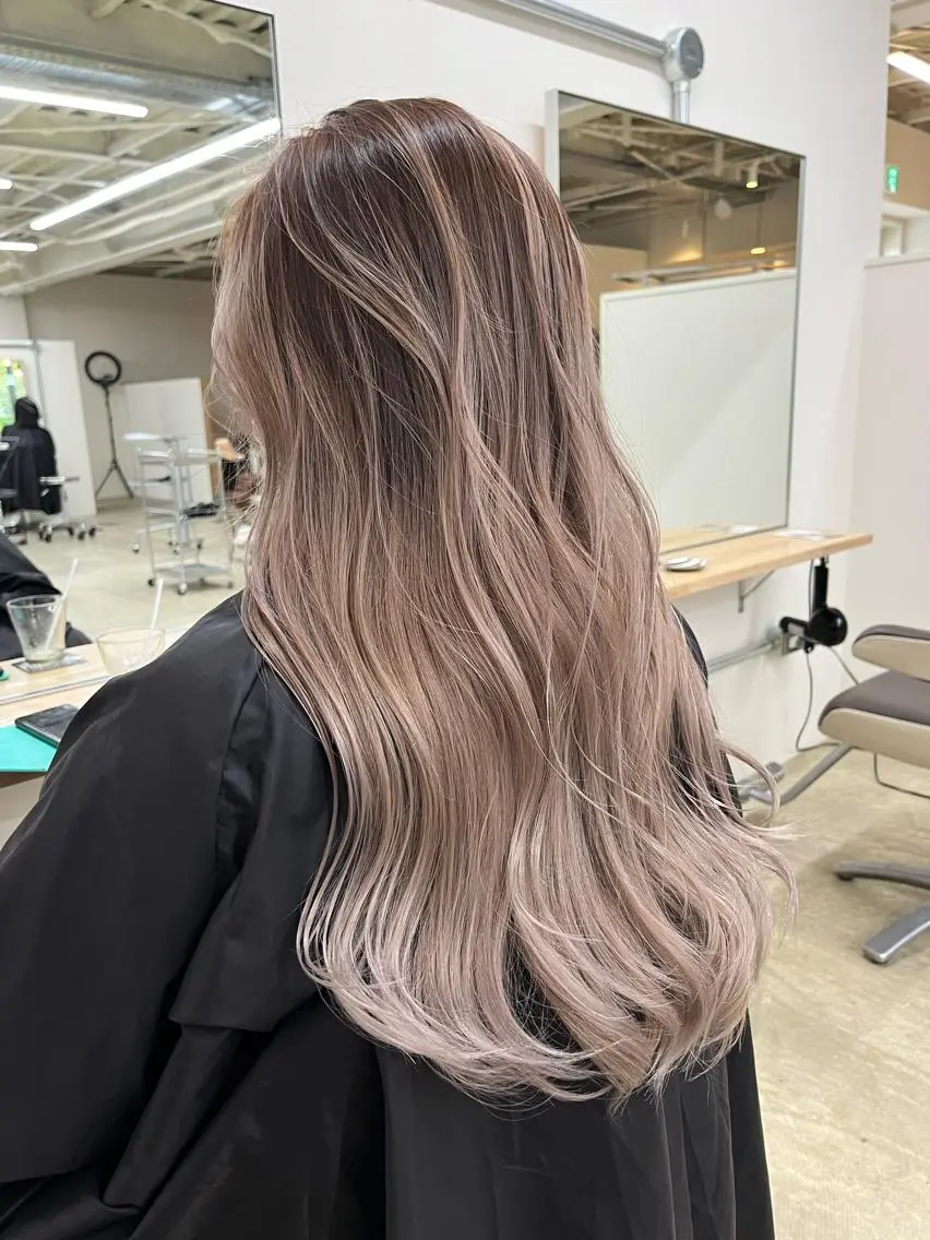 ロング レイヤーカット ヘアカラー Tsuyoki .のヘアスタイル