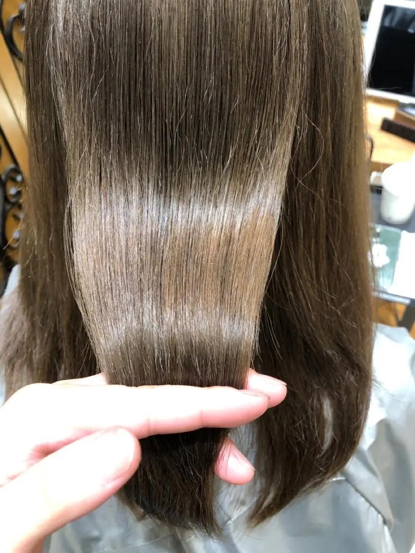 ミディアム カラー パーマ バレイヤージュ ブリーチ ケアブリーチ ダブルカラー ハイライトカラー カット ヘアカラー 縮毛矯正 トリートメント 銀座✨レイヤーカット 顔まわり/坂本亜裟海のヘアスタイル