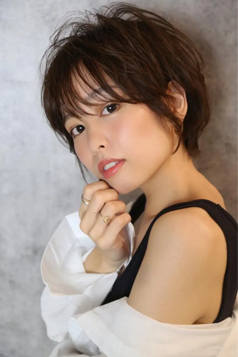 ショート カラー 篠塚 純のヘアスタイル