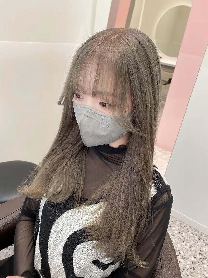 セミロング カラー グレージュ ラベンダーカラー ラベンダーグレージュ ラベンダーグレー カット ヘアカラー トリートメント RIKA韓国ヘア/く びれヘア/上品カラーのヘアスタイル
