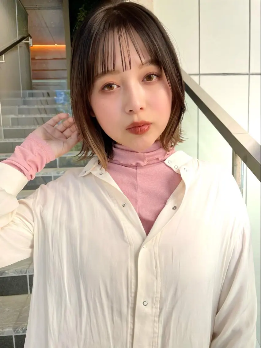 ミディアム 切りっぱなしボブ ボブ シースルーバング 外ハネヘア 結べるレイヤーボブ くびれLady表参道のヘアスタイル