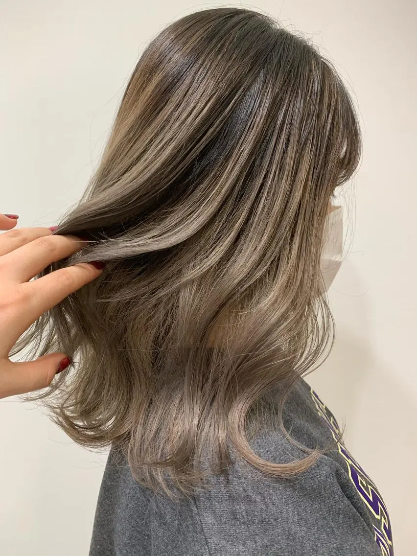 セミロング 薄田 珠美のヘアスタイル