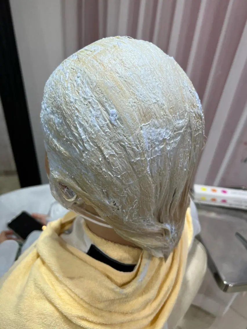 ショート カラー ブリーチ ハラユウタ 千歳船橋駅のヘアスタイル