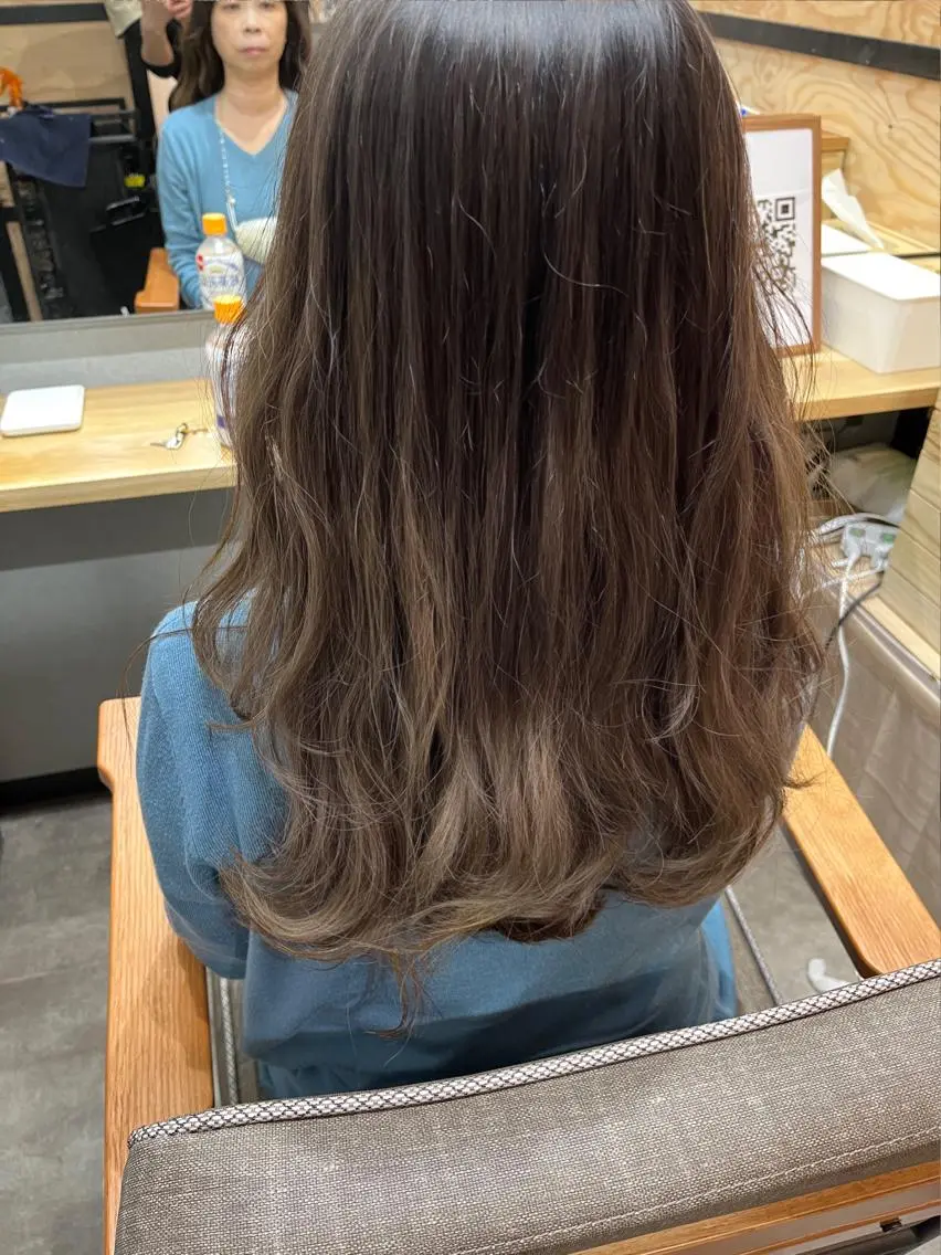 ミディアム カラー パーマ ヘアアレンジ メンズ キッズ ネイル マツエク・マツパ アイブロウ 子どものヘアアレンジ ミディアムパーマ メンズバレイヤージュ メンズハイライト メンズインナーカラー 久木原 ゆりのヘアスタイル