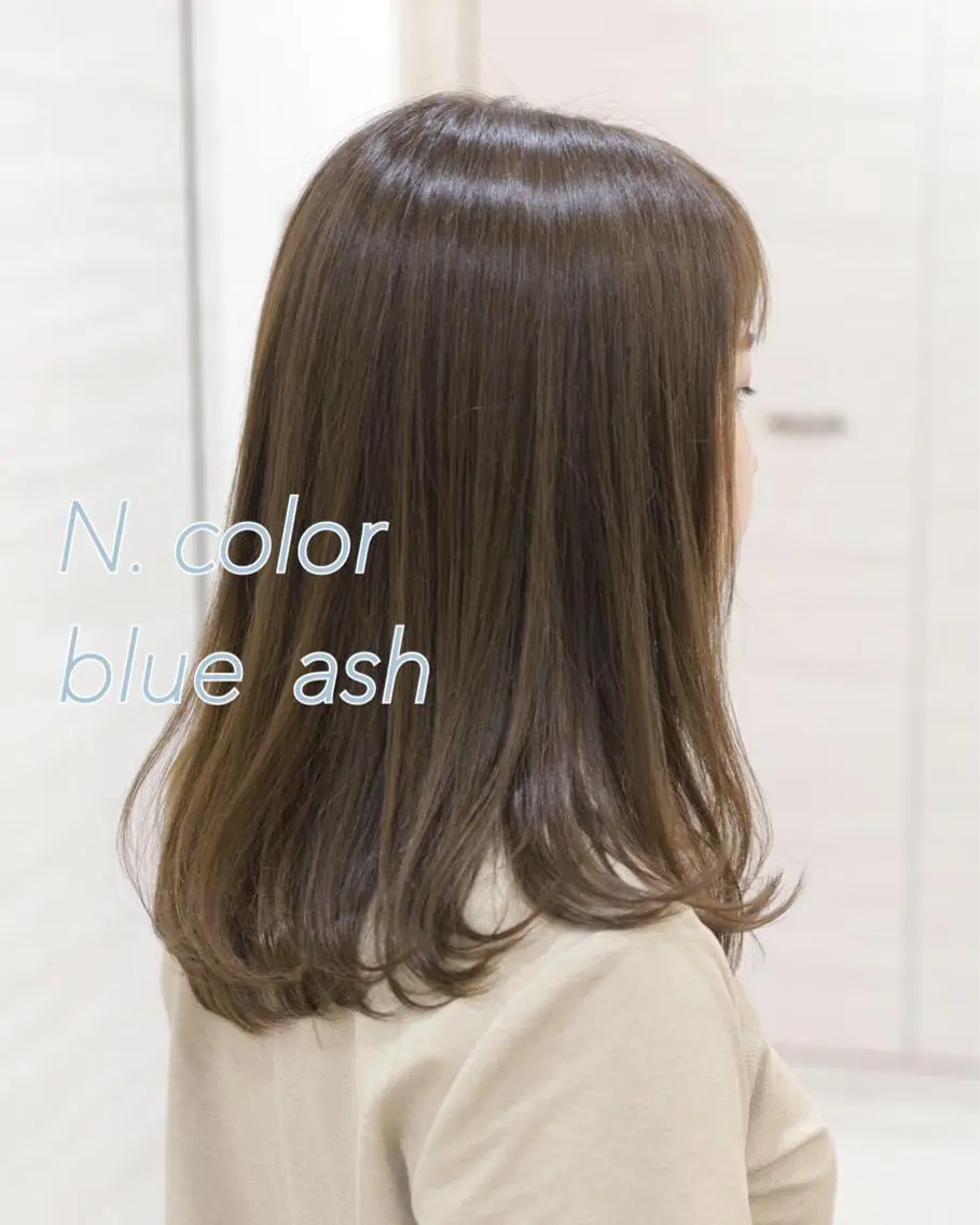 ロング カラー アッシュ ブリーチ ブルーカラー ブルーアッシュ 透明感カラー カット ヘアカラー トリートメント 斉藤 貴也のヘアスタイル
