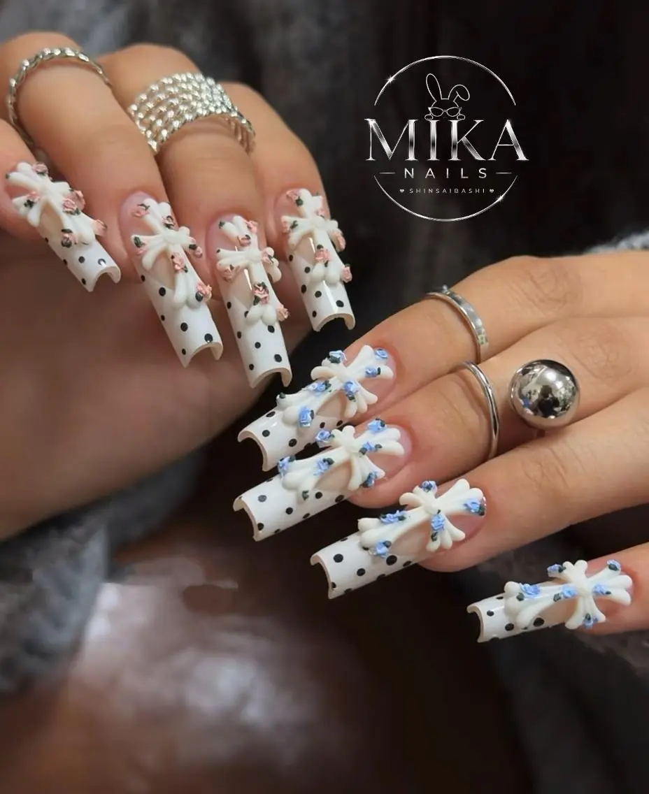 ネイル アートネイル チークネイル ドット フットネイル フレンチネイル ハンドネイル Luna Mikaのネイルデザイン