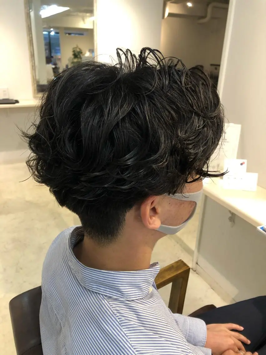 ミディアム パーマ メンズ ミディアムパーマ メンズパーマ 🤍中野 レオ🤍のヘアスタイル