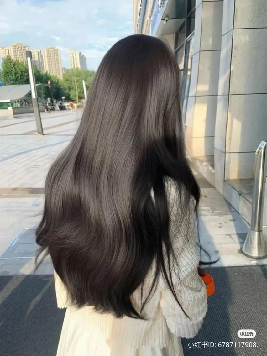 カラー 重くない透明感暗髪 🪞渋谷DANCEのヘアスタイル