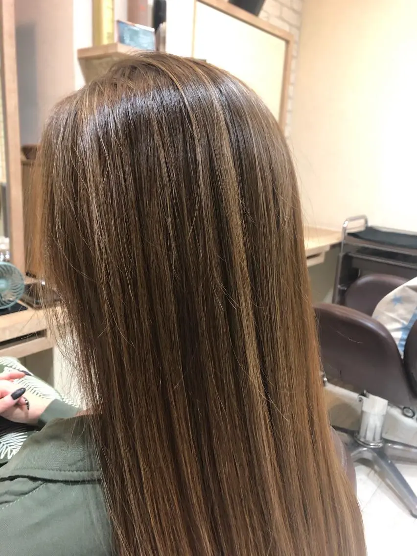 ロング カラー ブリーチ デザインカラー グラデーションカラー ハイライトカラー ハイライト 清水 有実子のヘアスタイル