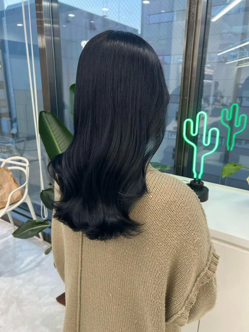 セミロング カラー レイヤー×透明感カラ ーHAYATOのヘアスタイル
