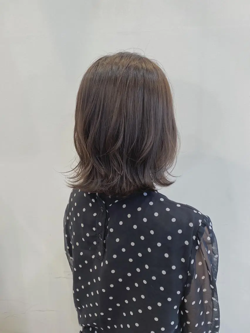 ミディアム カラー グレージュ ハイライトカラー ハイライト ブリーチ指名 NO1🌈SAKIのヘアスタイル