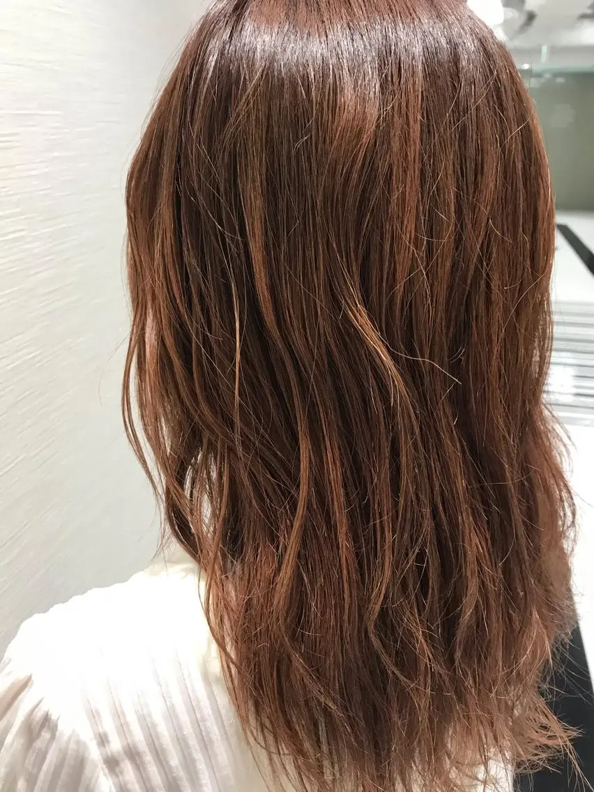 セミロング カラー ヘアアレンジ ブリーチ ブラウンカラー オレンジ オレンジブラウン 【東北メンズヘア1 位受賞🥇】本間祐太のヘアスタイル