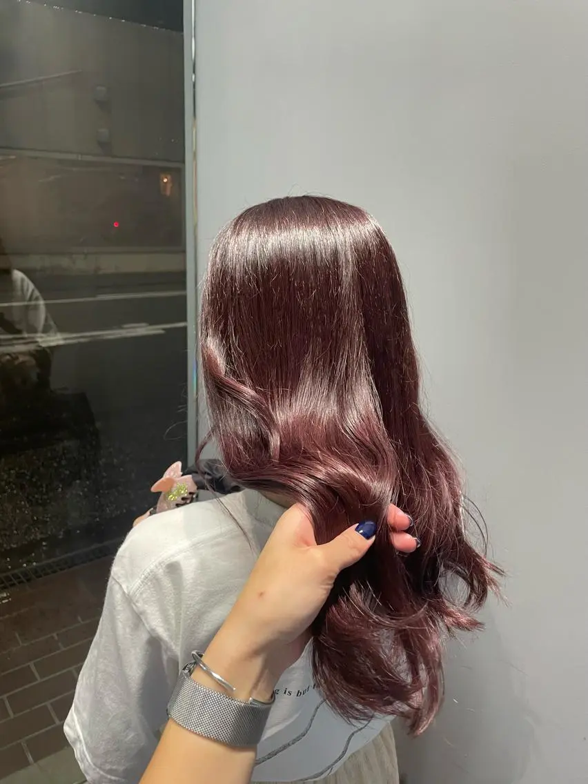 ロング カラー ピンクカラー miu .のヘアスタイル