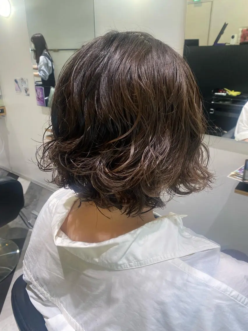 ショート パーマ カット パーマ トリートメント 貴方に似合うを見つけ ます🌱市川リョウカのヘアスタイル