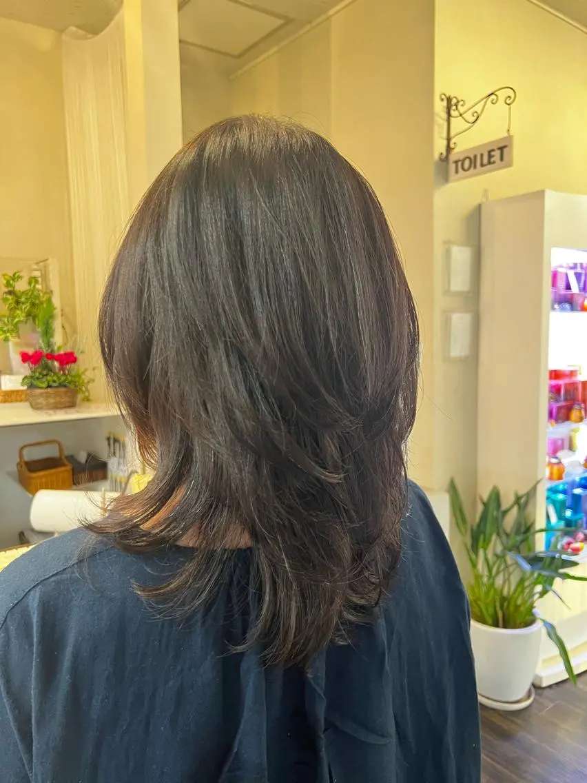 ロング レイヤーカット Ang　山口 莉沙のヘアスタイル