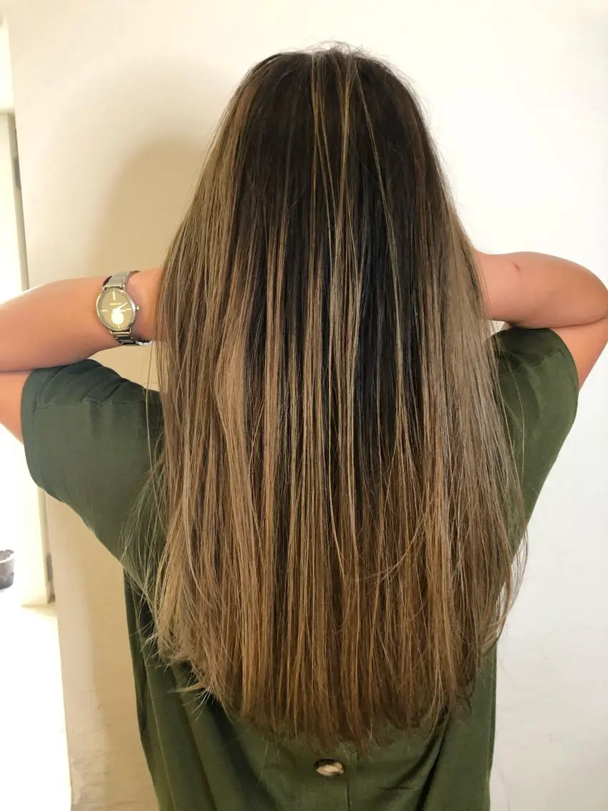 ロング カラー バレイヤージュ レイヤーカット ブリーチカラー🌈 石垣翔太のヘアスタイル