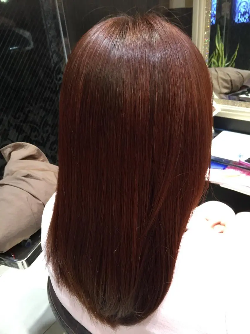 ミディアム レッドブラウン yui .のヘアスタイル