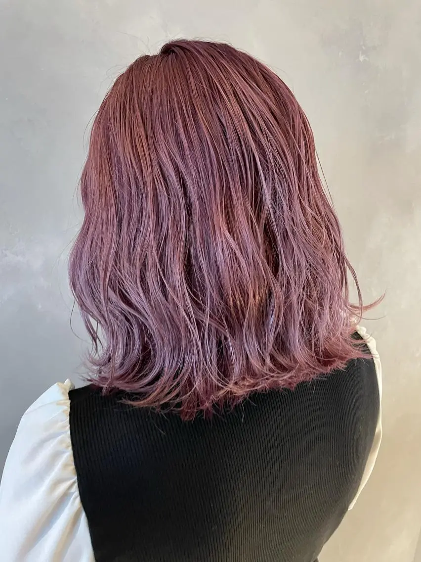 ミディアム カラー ブリーチ ピンクカラー ピンクパープル パープルカラー ヘアカラー トリートメント 長谷川 沙紀のヘアスタイル