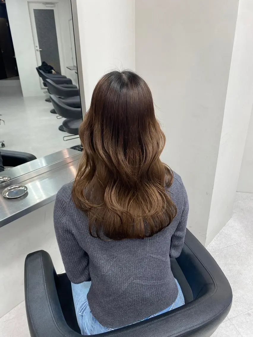 ロング レイヤー・ブリーチ kiyotoshiのヘアスタイル