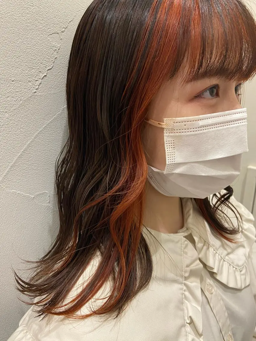 セミロング カラー ミストバング  フェイスフレーミング オレンジ カット ヘアカラー Amour なぐらのヘアスタイル