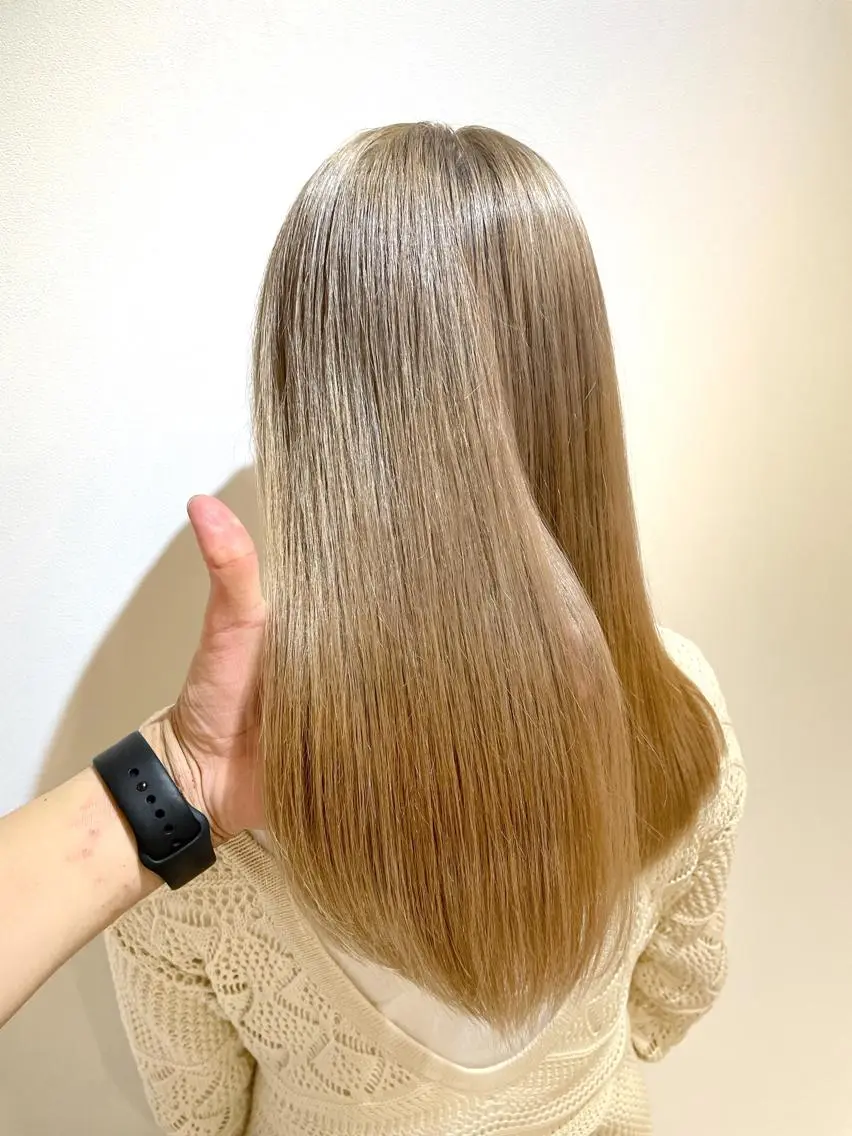 セミロング カラー ベージュカラー ブリーチ ホワイトベージュ ヘアカラー トリートメント 過去一の柔髪ヘア 🌿einshairのヘアスタイル