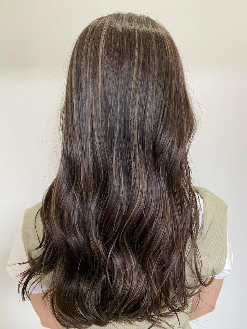 セミロング カラー ハイライトカラー ハイライト ブリーチ 透明感HIDEのヘアスタイル