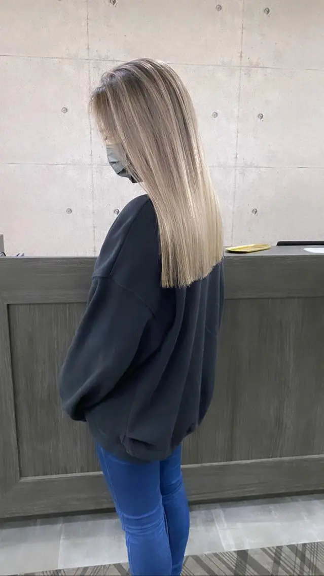 ロング カラー ヘアアレンジ アッシュ バレイヤージュ ブリーチ ブロンド ブラウンカラー shota/ブリーチ ハイトーン/レイヤーのヘアスタイル