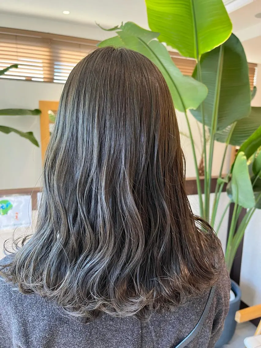 ミディアム ヘアカラー 和田 琉々香のヘアスタイル