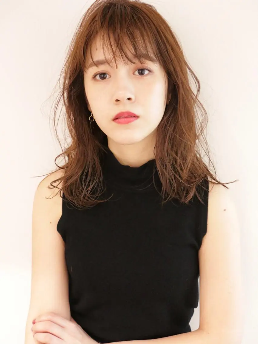 ミディアム カラー 安村 美奈のヘアスタイル