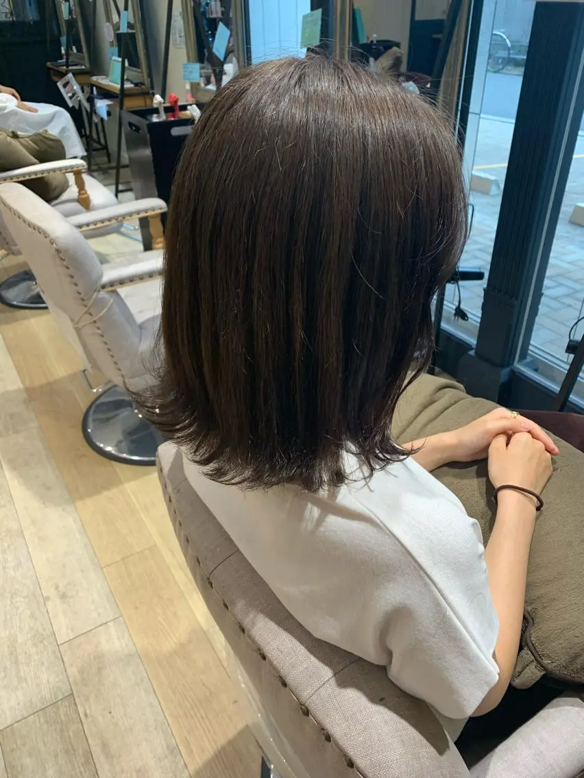 ミディアム カラー アッシュ アッシュグレー 艶髪レイヤー上田 紗也🇰🇷💗のヘアスタイル