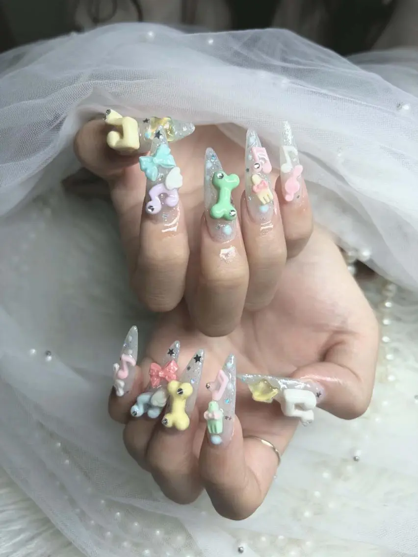 ネイル オーロラネイル フレンチネイル ジェルネイル ハロウィン キラキラネイル ハンドネイル H.baby Nail Salonのネイルデザイン
