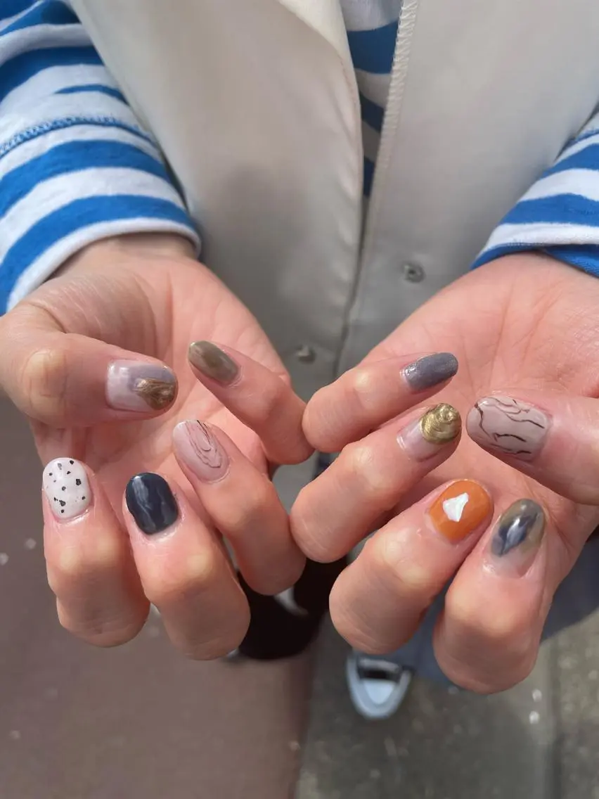 ネイル ハンドネイル ハンドケア はばすみれ🎀ﾈｲﾙ 光ﾌｪｲｼｬﾙ ﾍｱのネイルデザイン