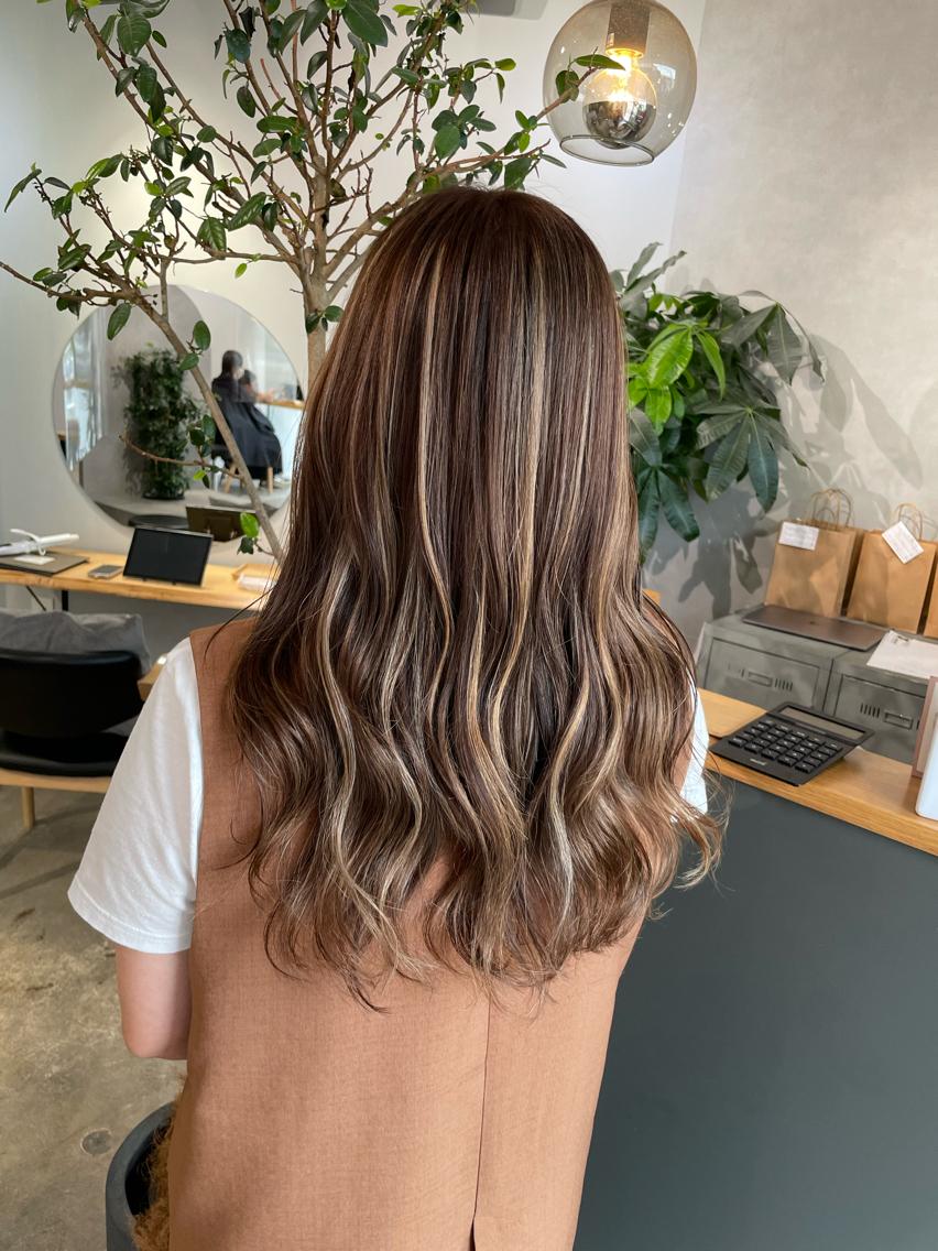 ロング 岸川 恭子のヘアスタイル