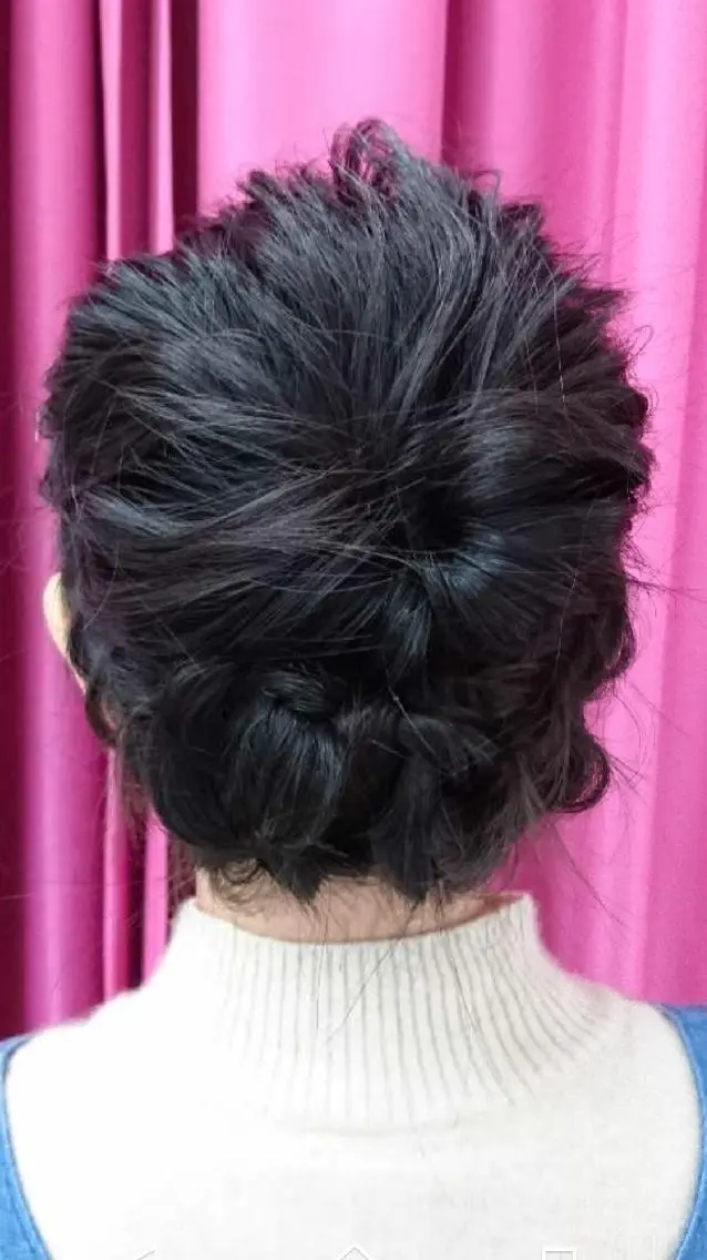 セミロング ヘアアレンジ 工藤 マユナのヘアスタイル