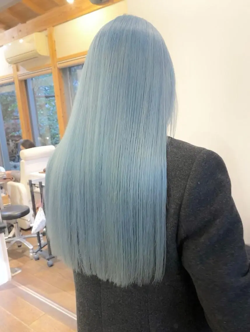 ロング カラー ブリーチ ブルーカラー ケアブリーチ ダブルカラー ハイトーンカラー ヘアカラー ハイトーン/デザイン hirokiのヘアスタイル