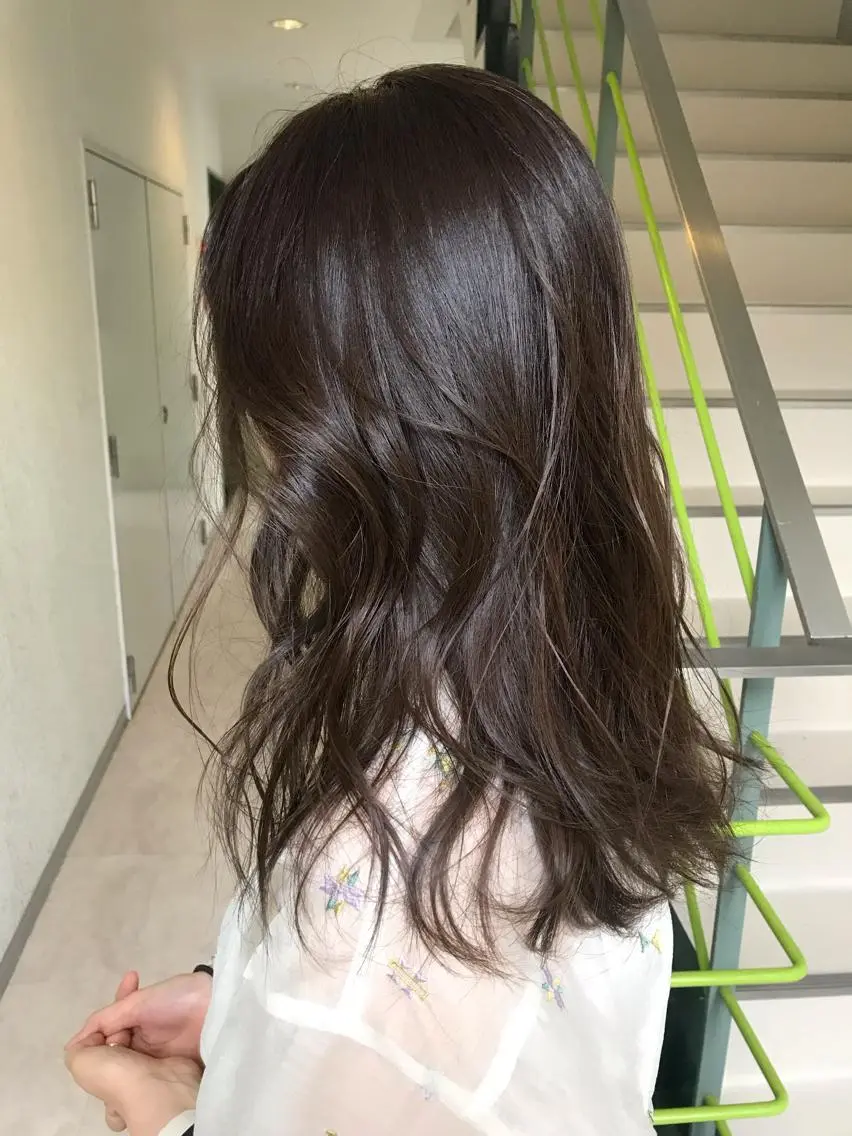 セミロング miu （ミユ）のヘアスタイル