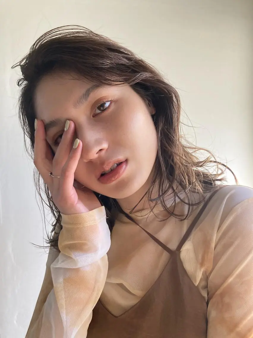 ミディアム 佐伯 和佳のヘアスタイル